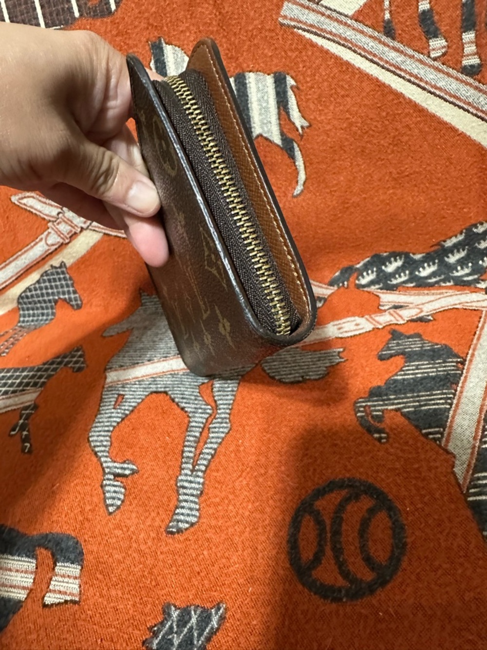LOUIS VUITTON ❤️🌟TH1014 MONOGRAM ZIPPY WALLET ⭐️ - Picture 2 of 6
